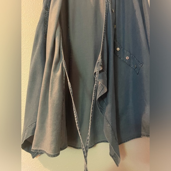 Soft surroundings Jean adjustable large top - Picture 3 of 4